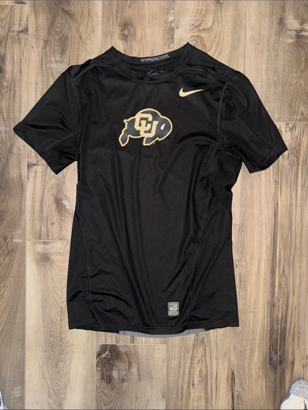Nike Men’s Black & Gold Colorado Buffaloes Hypercool Performance Jersey
